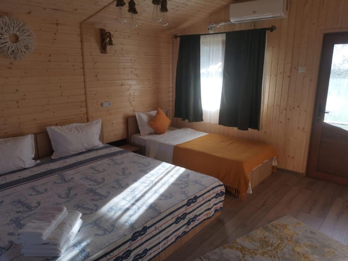 La 3 Casute Villa Nufaru Екстериор снимка